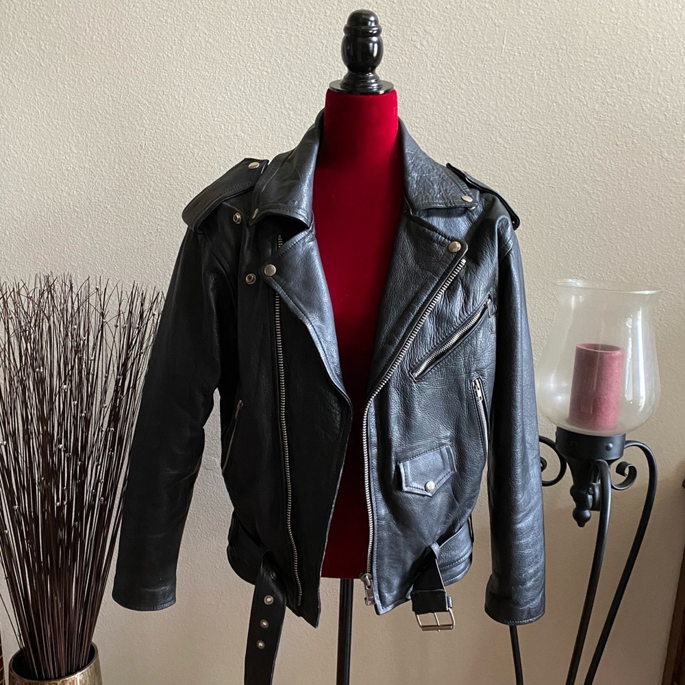 🌼Women’s Black Leather Biker Jacket Size Small